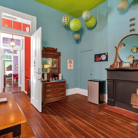Vibrant Retreat W Balcony Near French Quarter New Orleans