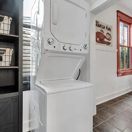 Bright Retreat W Patio Near French Quarter *