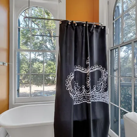 Bed & Breakfast Vibrant Retreat W Balcony Near French Quarter New Orleans