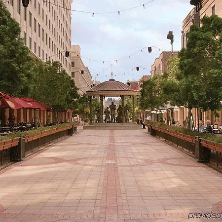 Hotel Harrah'S New Orleans, A Caesars Rewards Destination