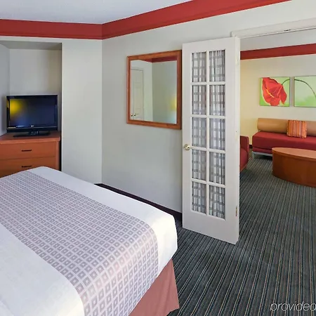 Hotel La Quinta & By Wyndham Downtown New Orleans
