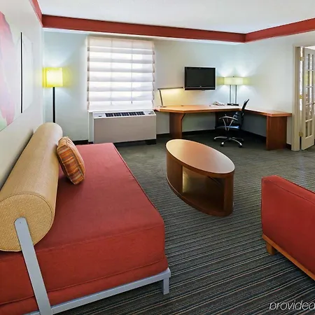 Hotel La Quinta & By Wyndham Downtown 3*