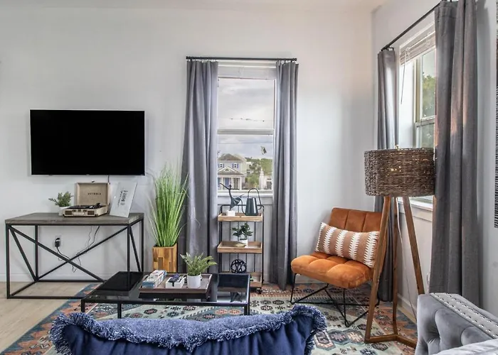 Downtown Vibrant Gray Loft 2318