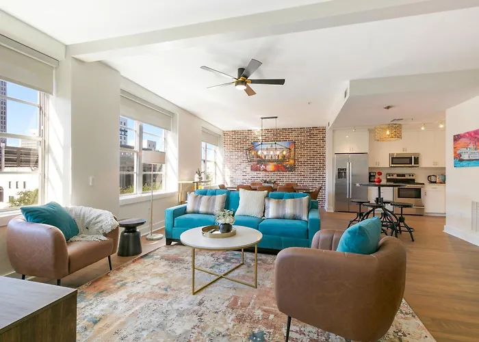 French Quarter Oasis: Spacious 4-Bedroom Condo