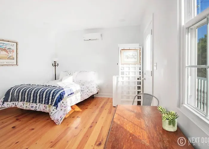 Adorable Treme Nook- Renovated Private Apartment