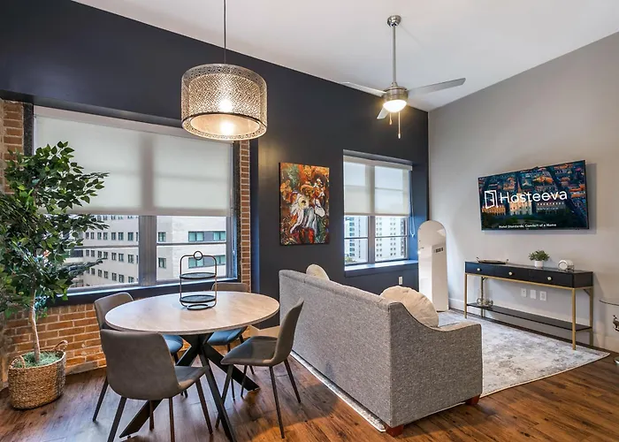 Captivating Condo Near City Hot Spots