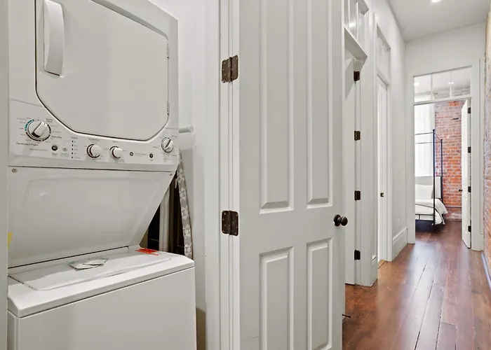 4Br Gem On Gravier Close To Dining & Souvenirs