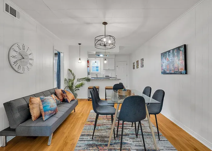 2-Bedroom Crescent City Retreat