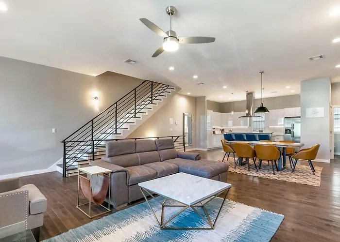 Fully-Furnished Townhouse With Luxury Amenities