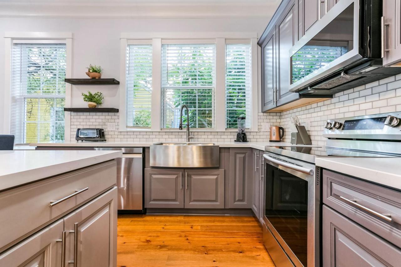 Apartment Stunning 4br-5br Near French Quarter Homes By Hosteeva New Orleans