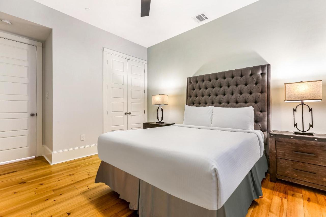 Stunning 4br-5br Near French Quarter Homes By Hosteeva Apartment *