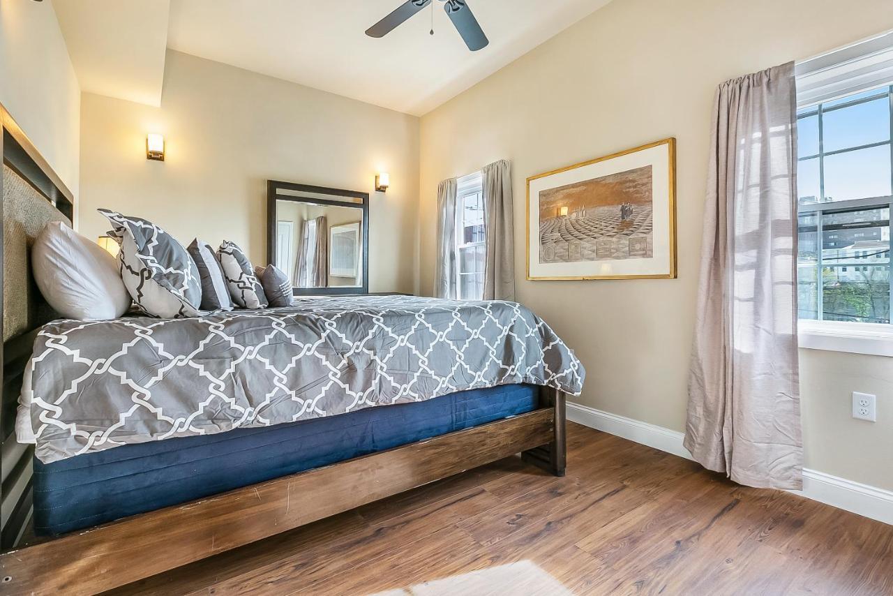 St Charles Spacious In The Heart Of The Apartment *