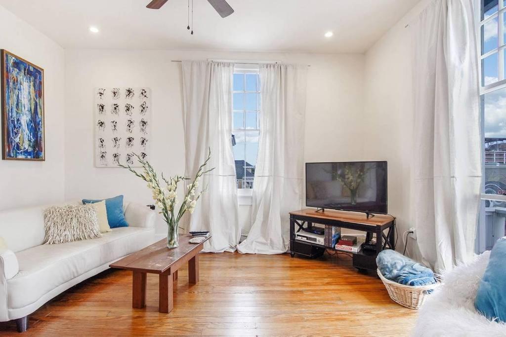 Freret Near Streetcar & Tulane New Orleans