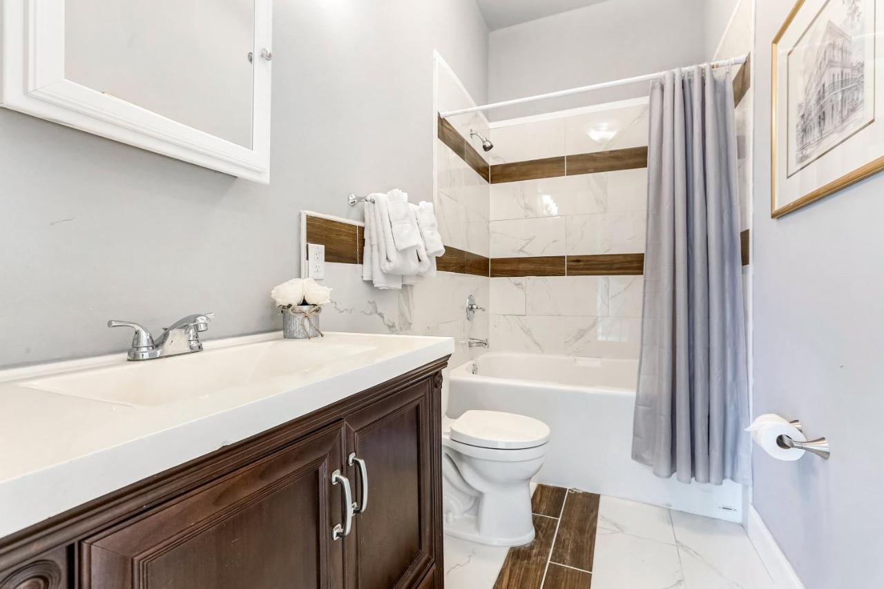5br Penthouse Steps To The Streetcar & Fq Apartment New Orleans