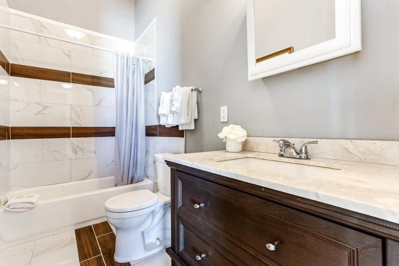 Apartment 5br Penthouse Steps To The Streetcar & Fq