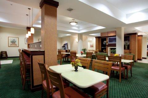 Express East By Ihg 2* New Orleans