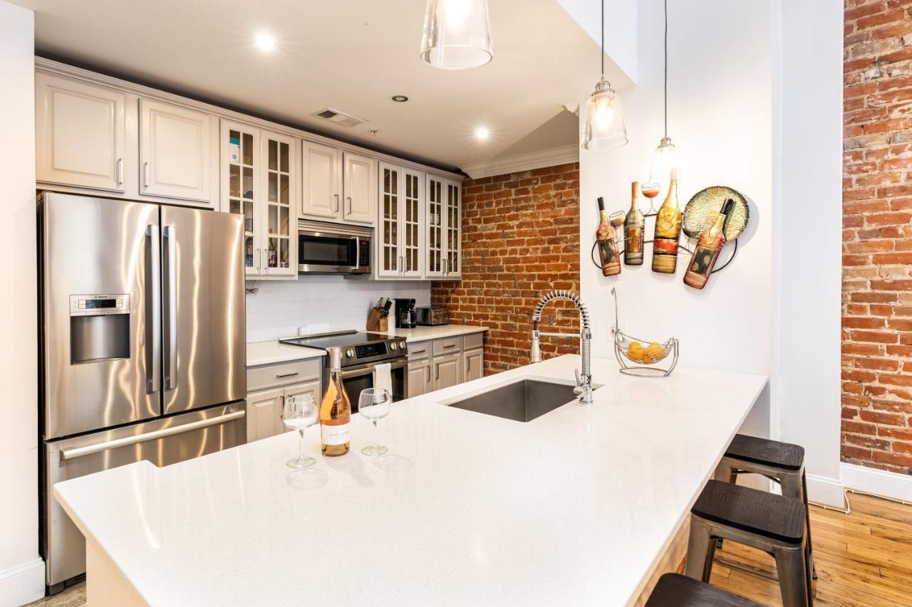 Apartment Steps From French Quarter W/ Private Terrace - 12 Guests New Orleans