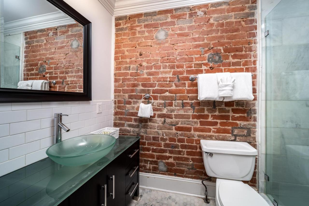 Steps From French Quarter W/ Private Terrace - 12 Guests