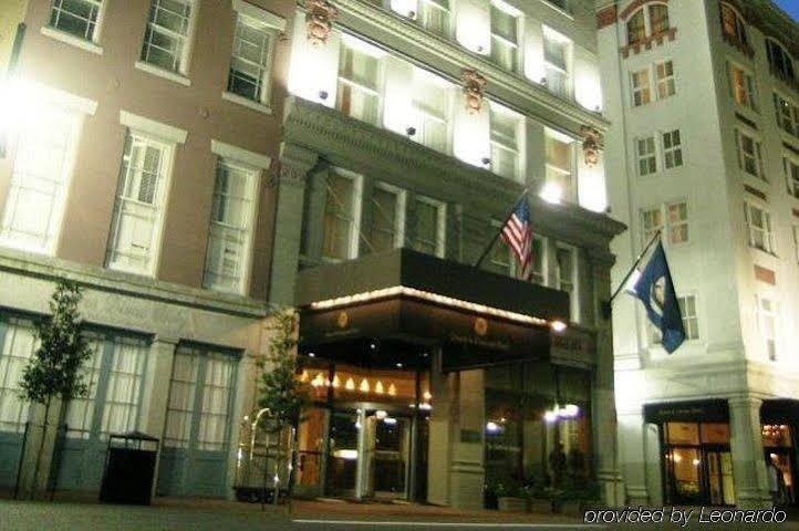 Q&c And Bar New Orleans, Autograph Collection Hotel New Orleans