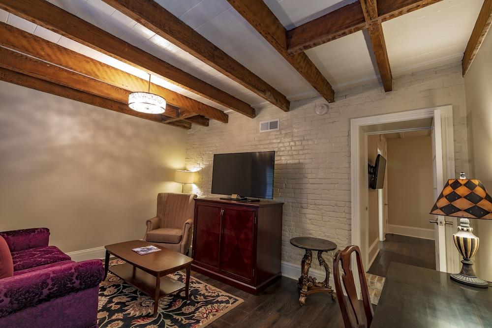 Hotel Dauphine Orleans 3*