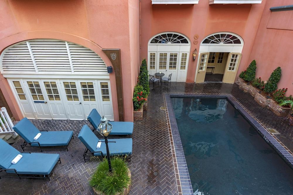 Dauphine Orleans Hotel