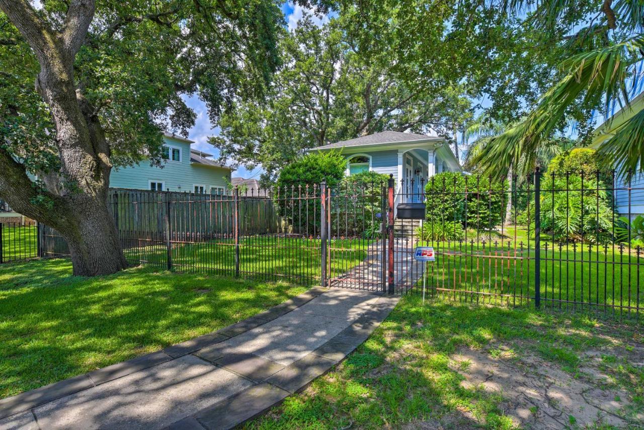 Adorable About 6 Mi To Uptown! Holiday home