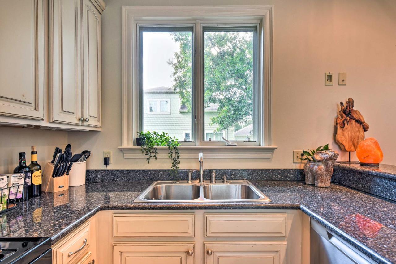 Holiday home Adorable About 6 Mi To Uptown! *