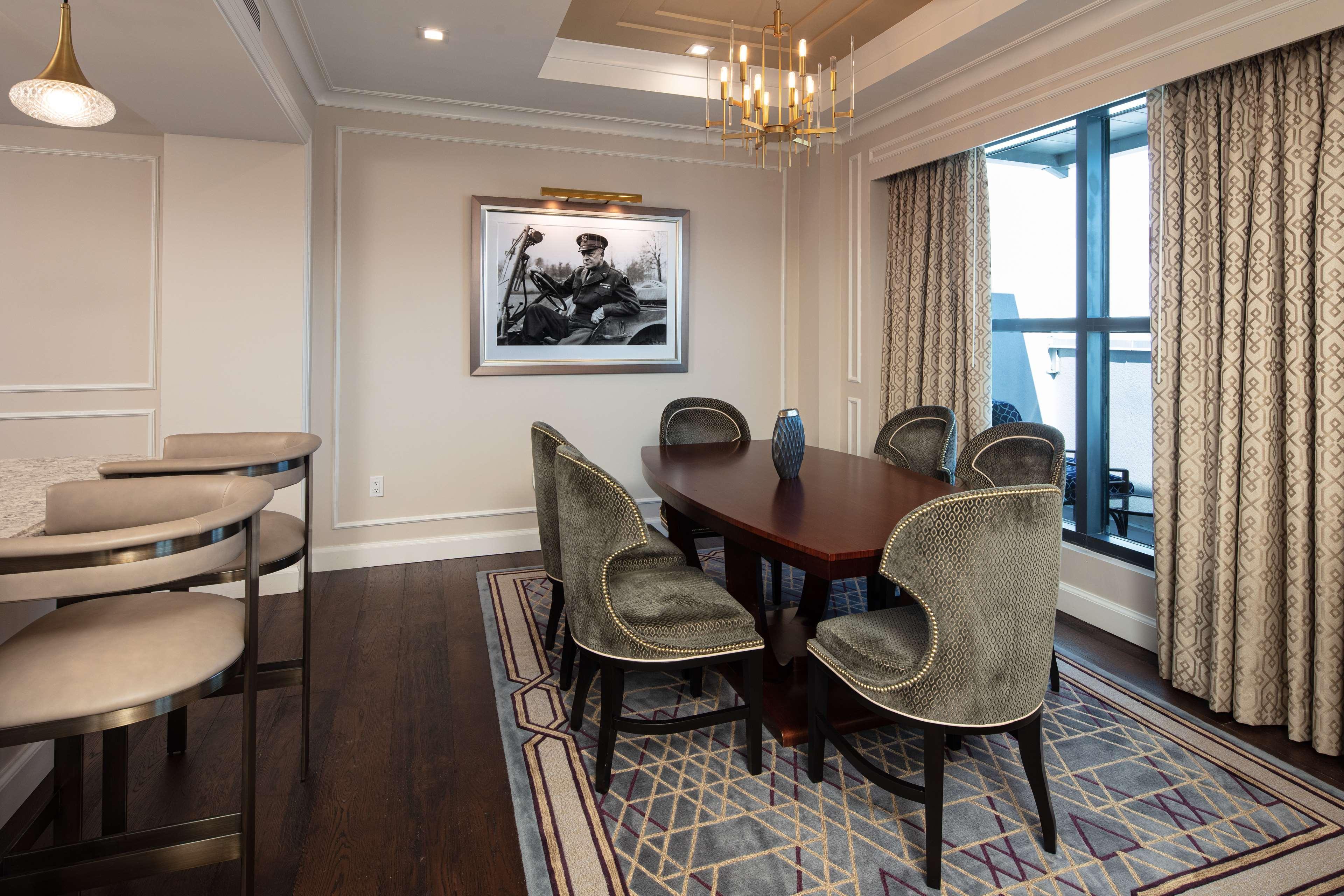 The Higgins New Orleans, Curio Collection By Hilton