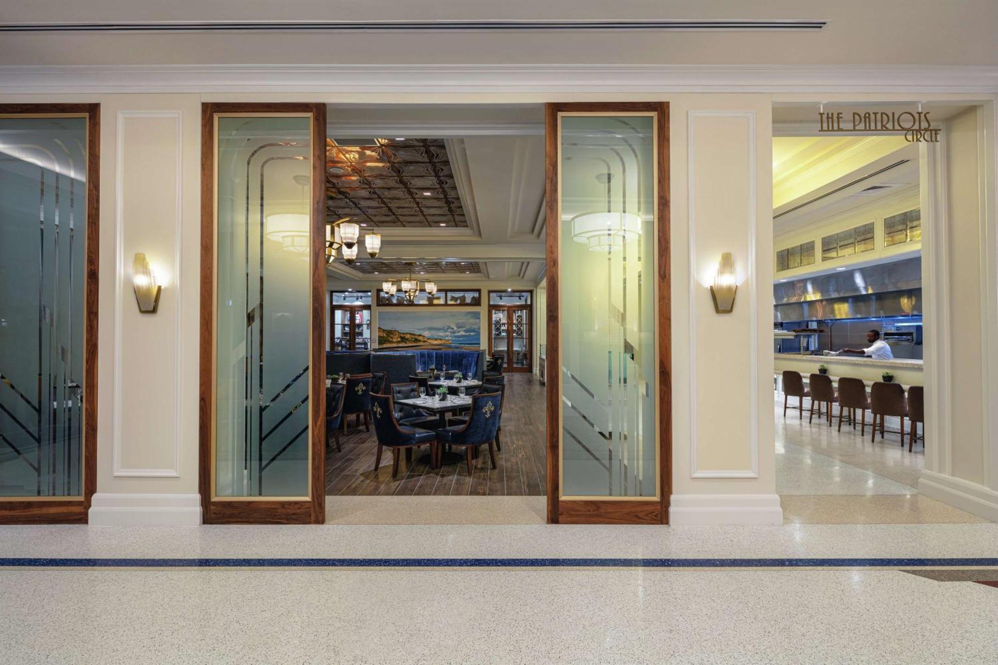 The Higgins New Orleans, Curio Collection By Hilton New Orleans