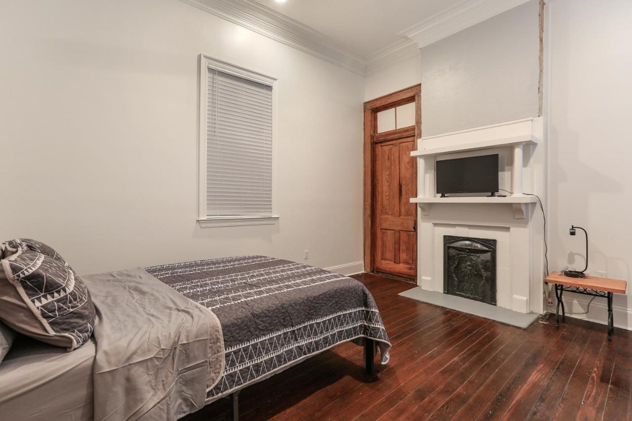 Holiday home Canal Street Mansion Sleeps 15 *