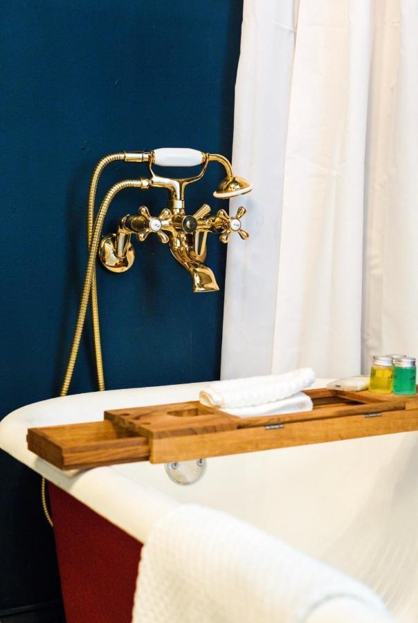 Elegant Renovated House With Relaxing Courtyard Holiday home