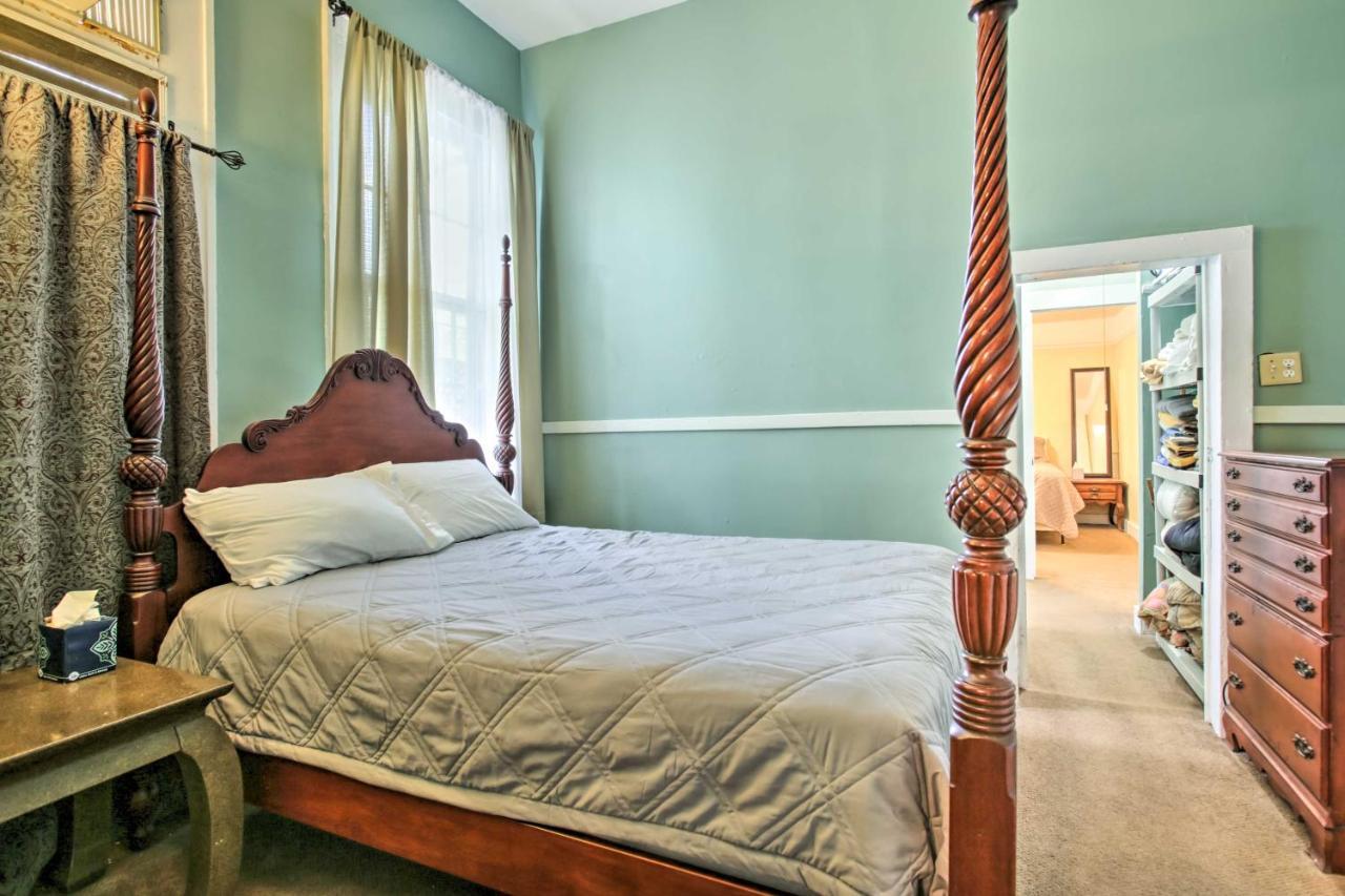 With Hot Tub, Near French Quarter! New Orleans