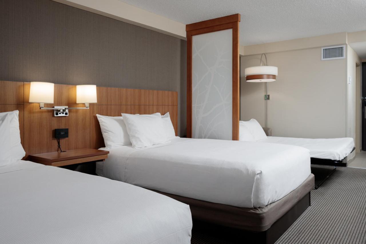 Hyatt Place Convention Center Hotel 3*