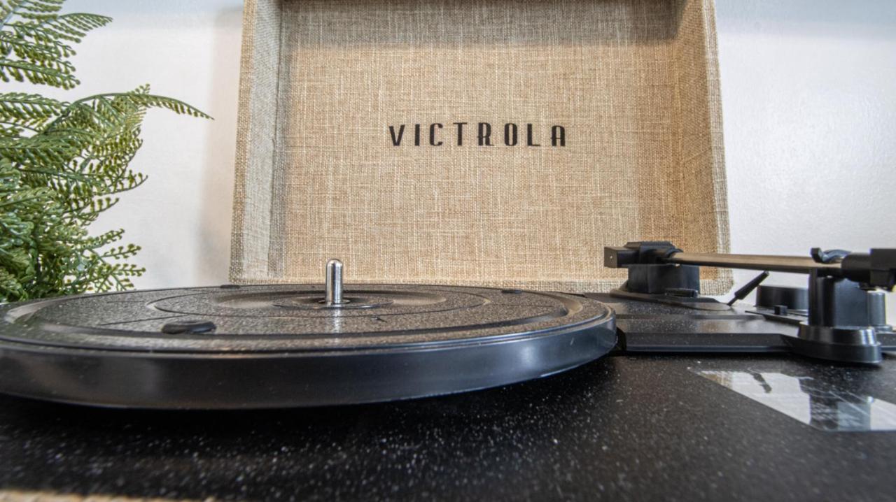 Apartment Downtown Vibrant Gray Loft 2318