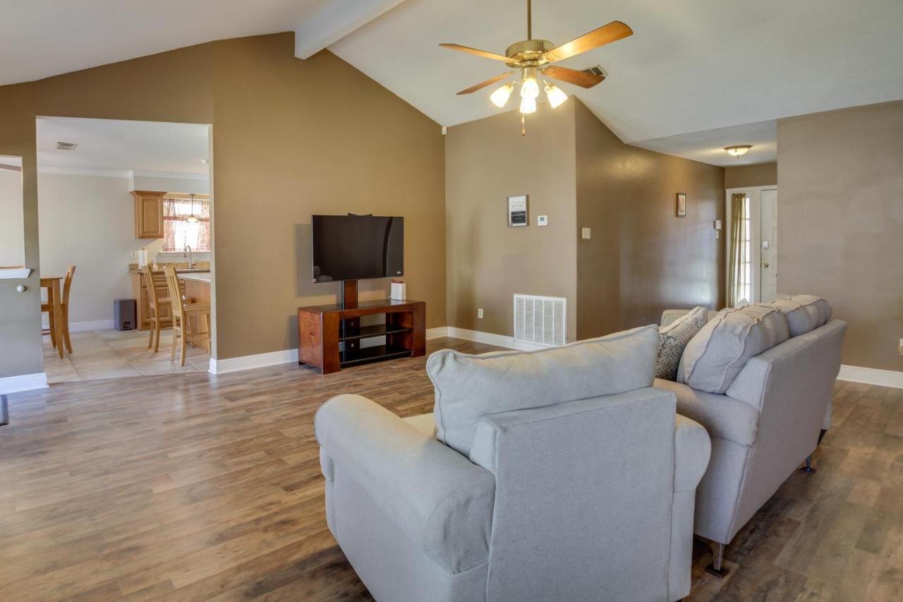 With Backyard Near French Quarter *