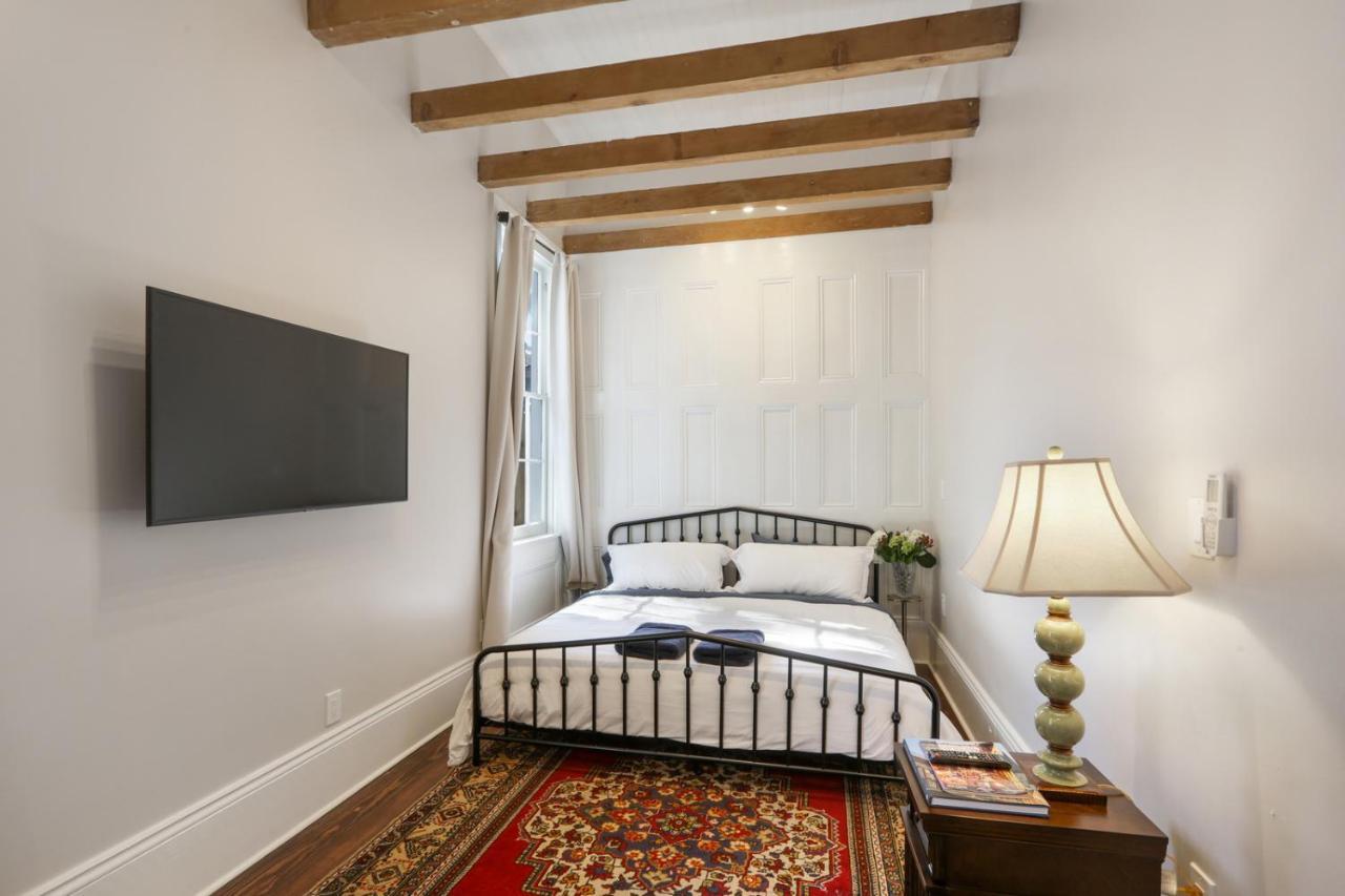 Carondelet House - 1886 Garden District Manse * New Orleans