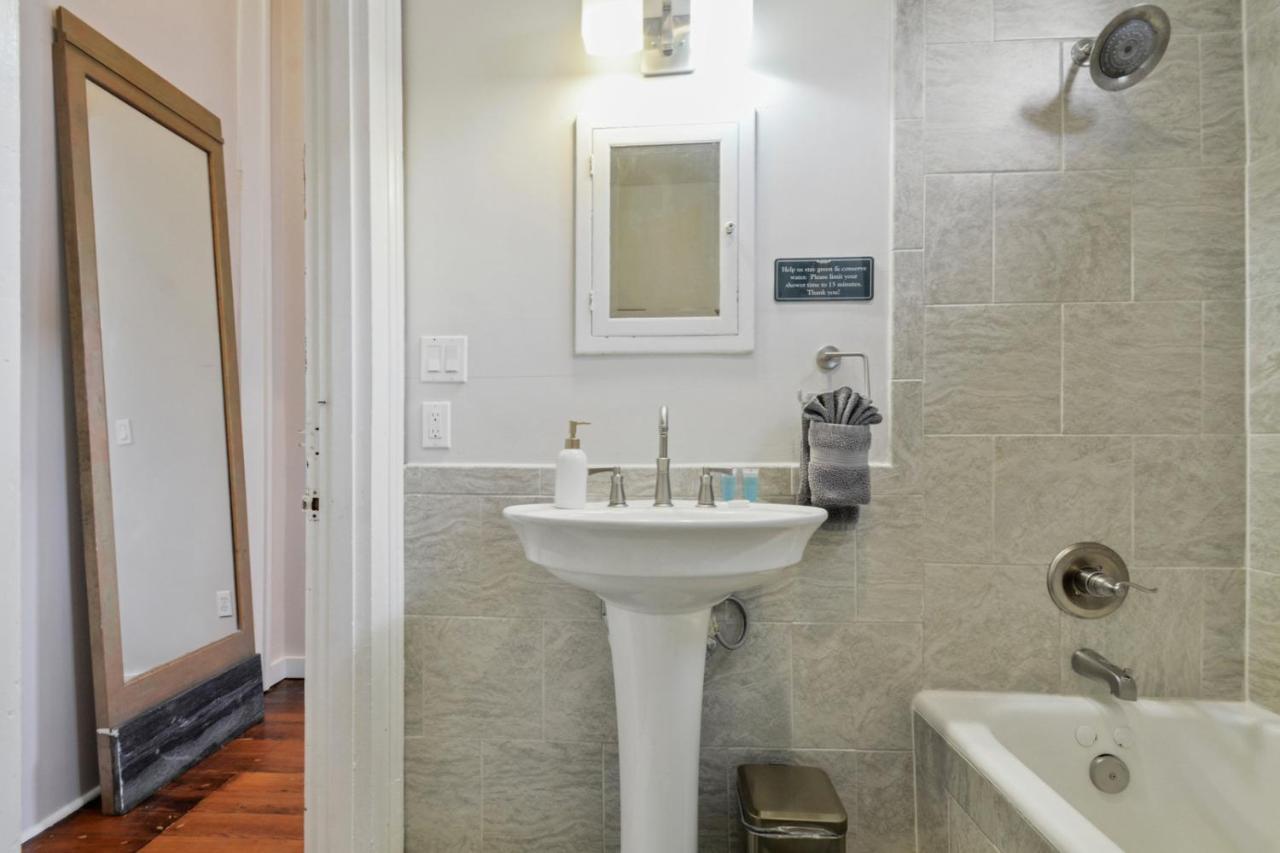 Apartment Carondelet House - 1886 Garden District Manse