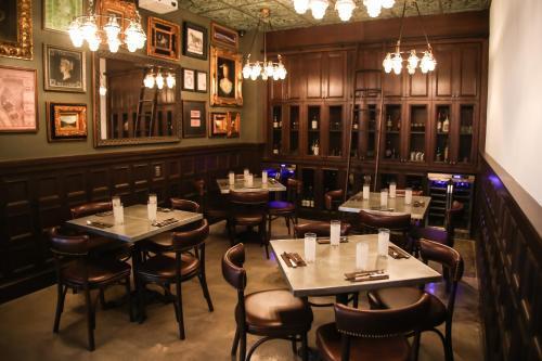 Q&c And Bar New Orleans, Autograph Collection Hotel