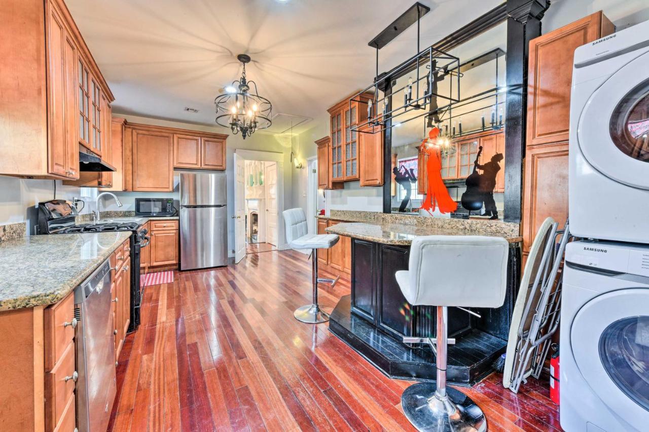 Glam Vacation With Deck! Holiday home New Orleans