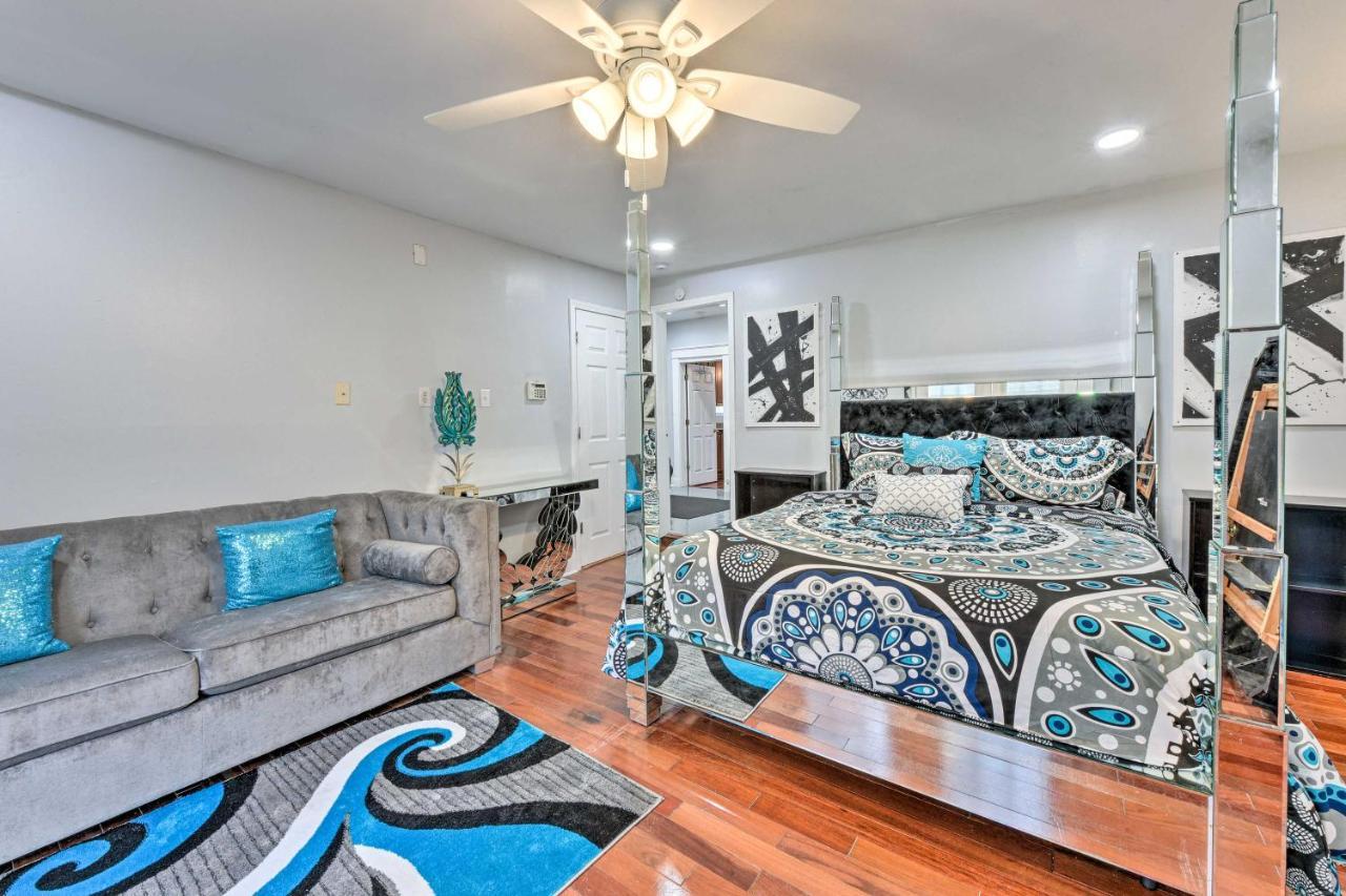 Glam Vacation With Deck! Holiday home *