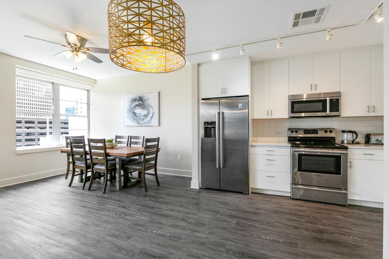 Spacious 4br Luxury Steps To French Quarter Aparthotel *