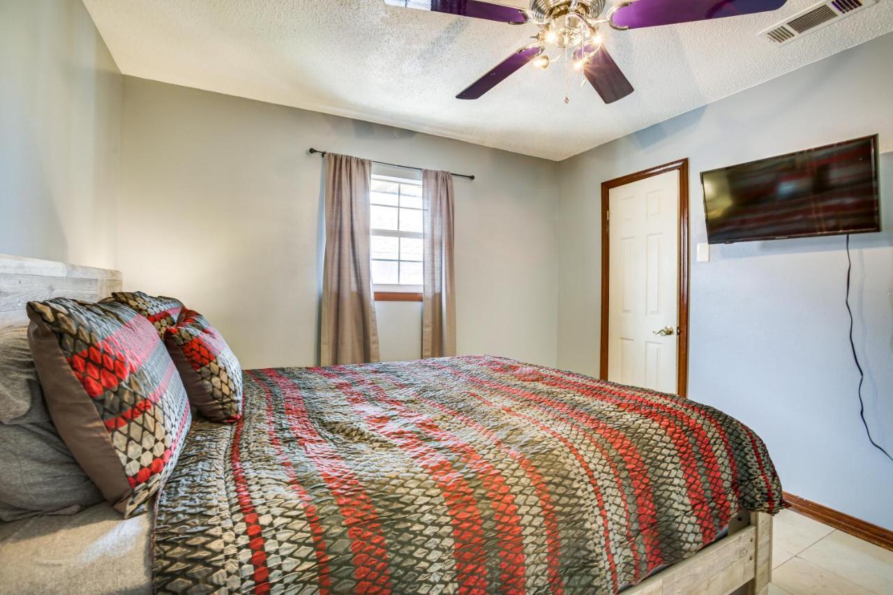 Holiday home 4 Mi To Bourbon St Spacious Retreat With Wet Bar!