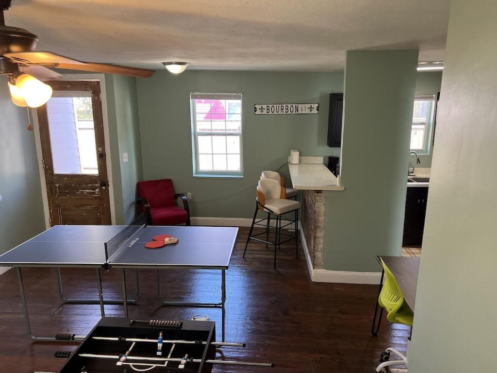 Chillpad Blocks From Frenchquarters *