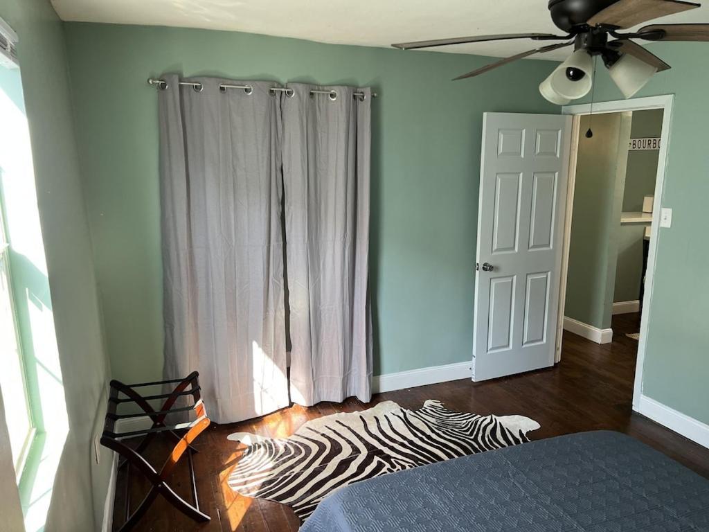 Chillpad Blocks From Frenchquarters Apartment *