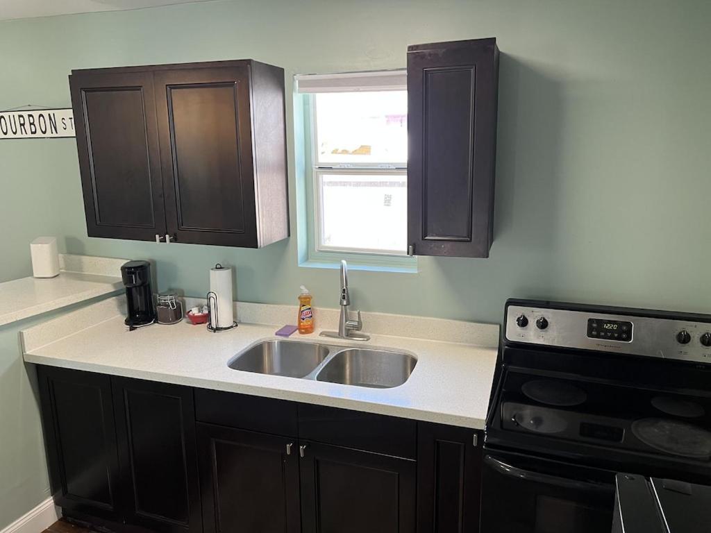 Chillpad Blocks From Frenchquarters Apartment