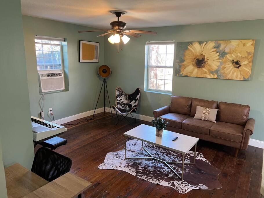 2 Blocks From French Quarters Apartment *