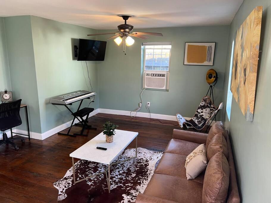 2 Blocks From French Quarters * New Orleans