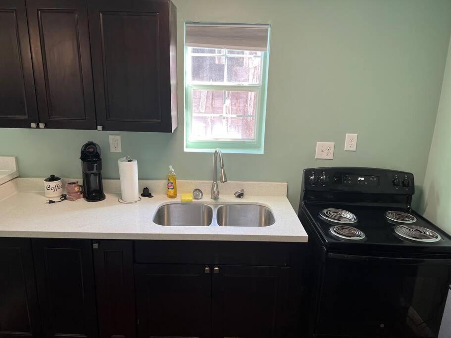 2 Blocks From French Quarters