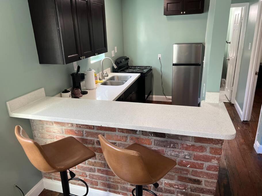 2 Blocks From French Quarters *