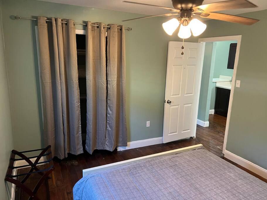 2 Blocks From French Quarters Apartment